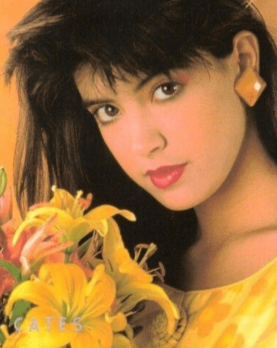 Phoebe Cates is still stunning